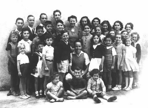 Kinder, welche in Chambon-sur-Lignon, einer Stadt in S�dfrankreich geschützt worden sind. Dieses Foto wurde im August 1942 gemacht und befindet sich im Holocaustmuseum der Vereinigten Staaten.